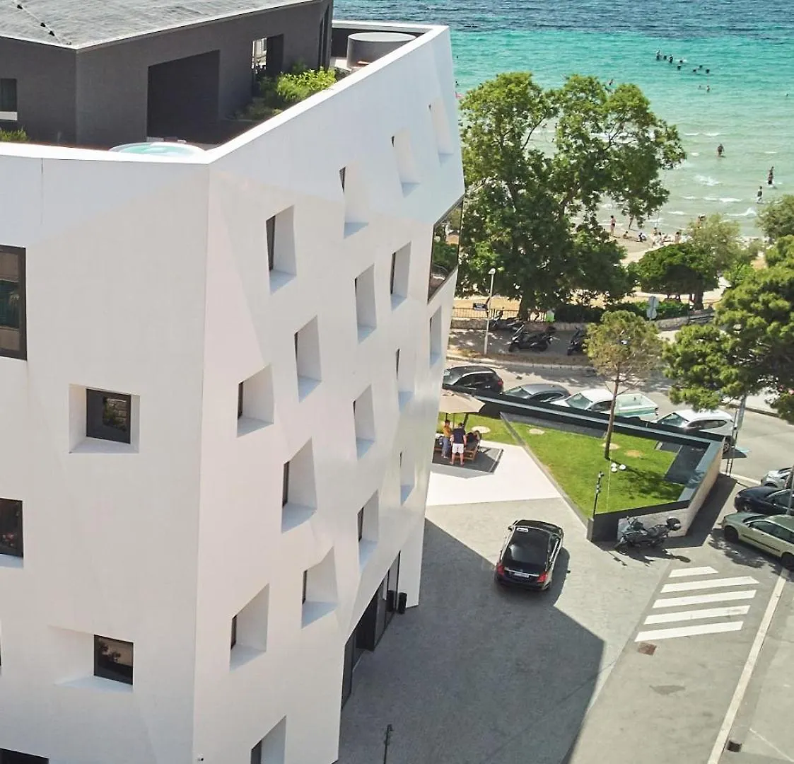 Briig Boutique Hotel contacts